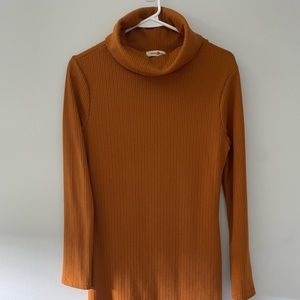 Knitted long sleeve turtleneck dress